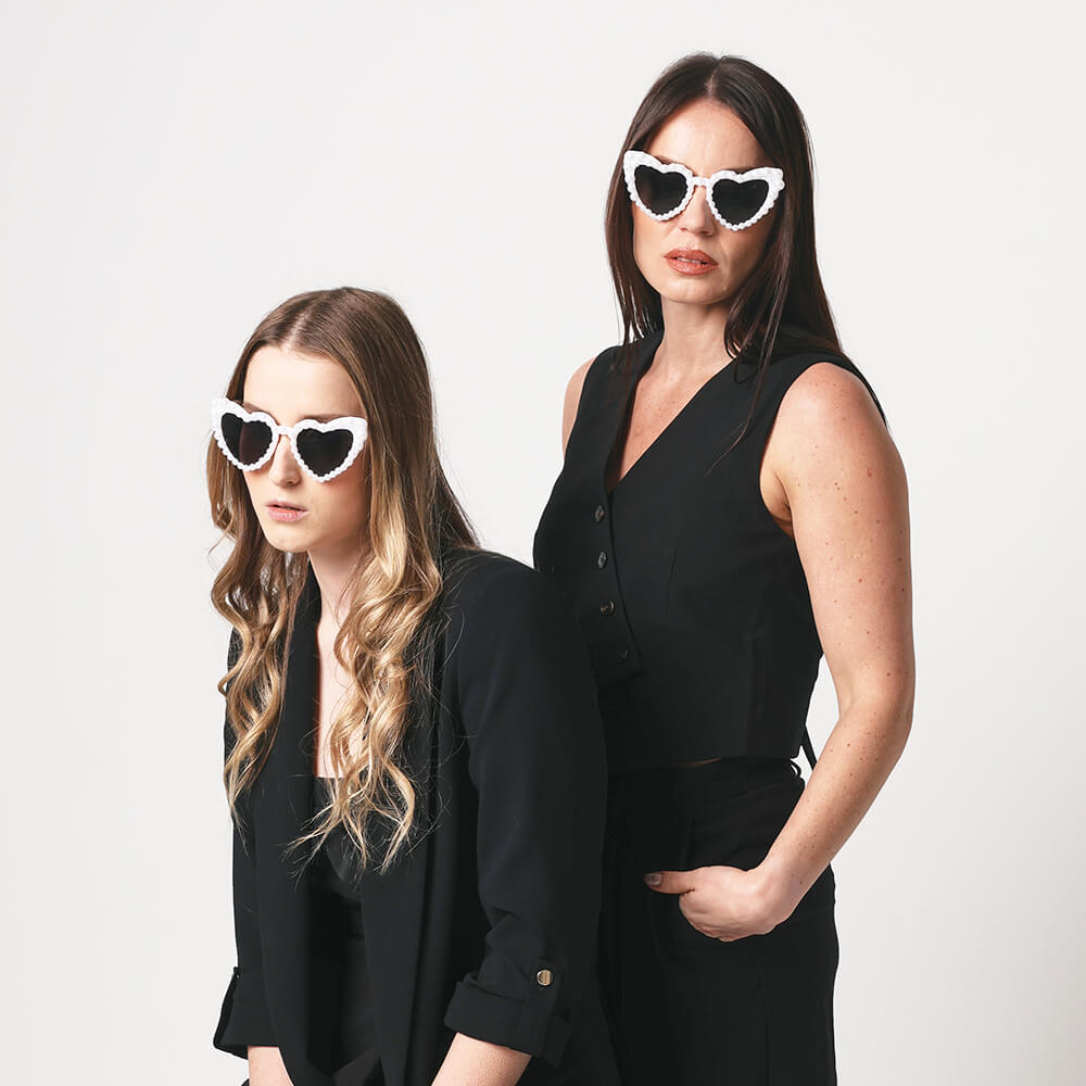 Sonnenbrille Herzform mit Perlen, Weiß