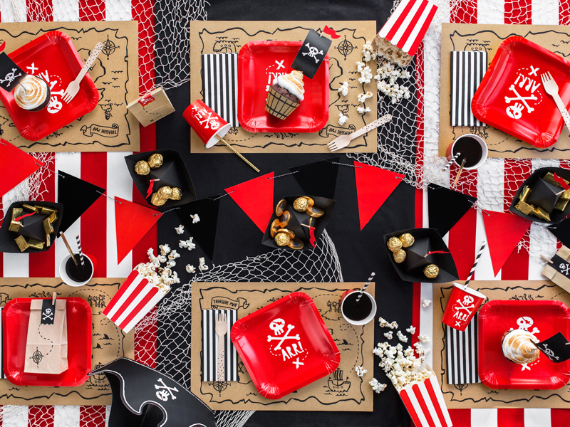Piratenhut und Augenklappe