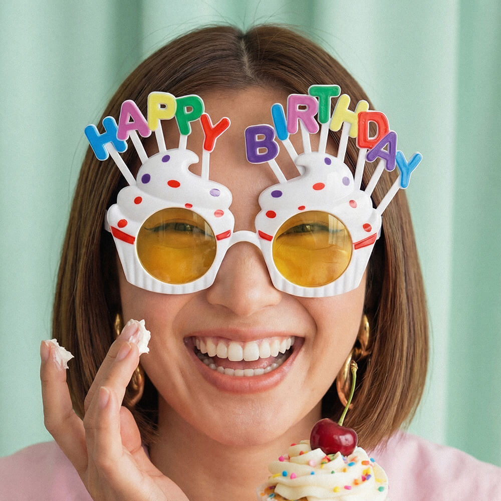 Brille Happy Birthday, Weiß mit Schriftzug