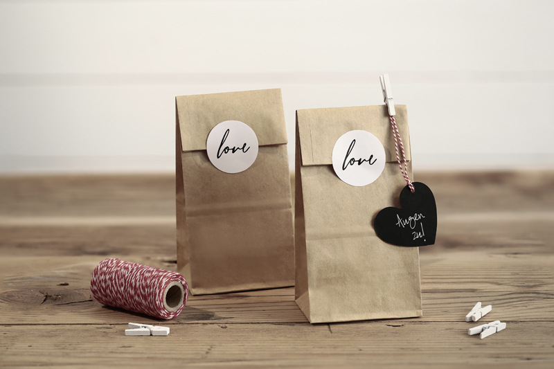 Papiertüten mit Love Sticker, 6 Stk