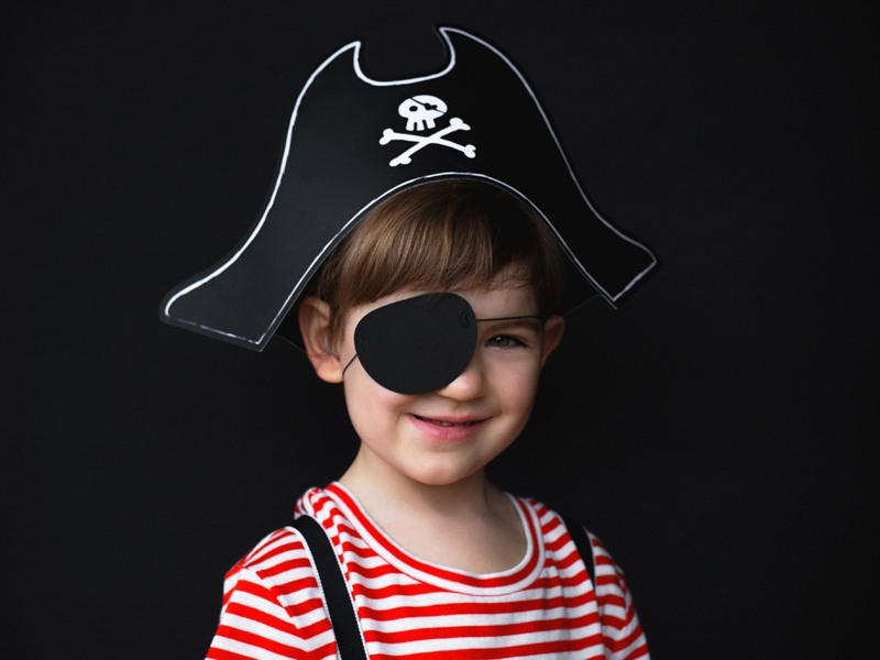 Piratenhut und Augenklappe
